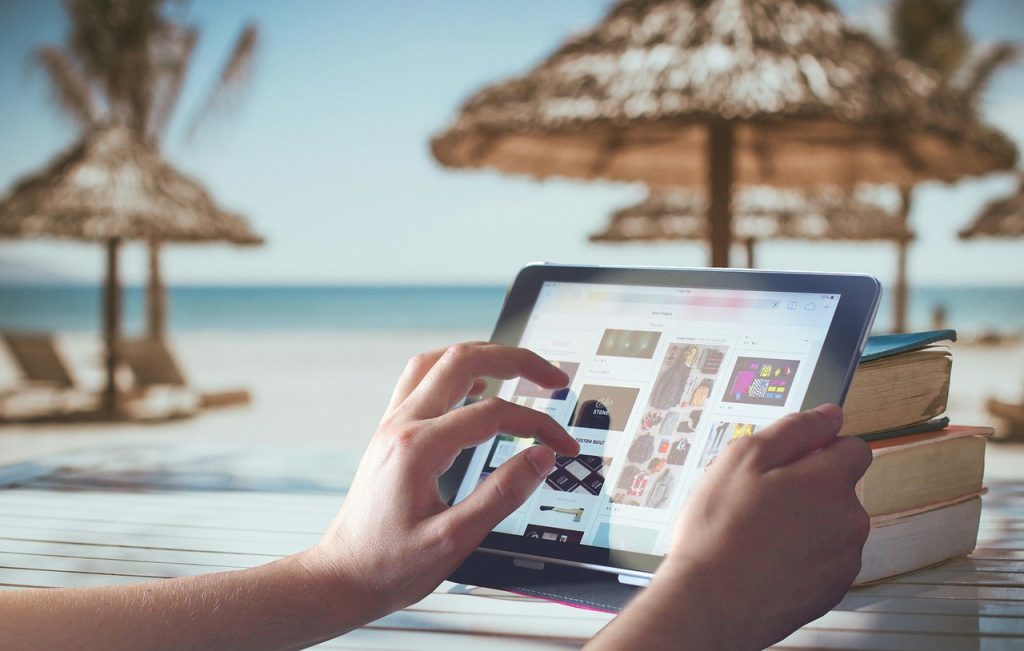 tablet, internet, beach-3528700.jpg